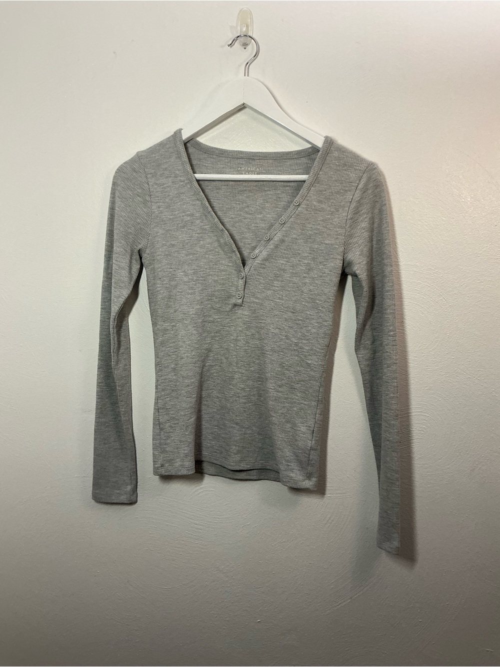 American Eagle Outfitters Gray Long-Sleeve Henley Top Size Small